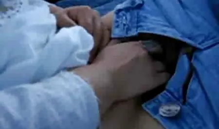 Para ayah minum bir, dan kemudian menarik anak perempuan download bokep viral indo ke pisyuny