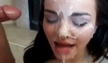 Gadis itu dengan senang hati video viral indonesia bokep berhubungan seks dengan dua orang kulit hitam