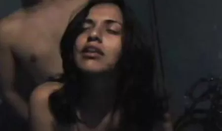Handjob di bokep viral indo terbaru kamar mandi
