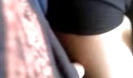 Memamerkan payudaranya video bokep indo viral